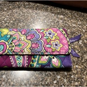 Vera Bradley Tri-fold clutch wallet like brand new Heather pattern (retired)